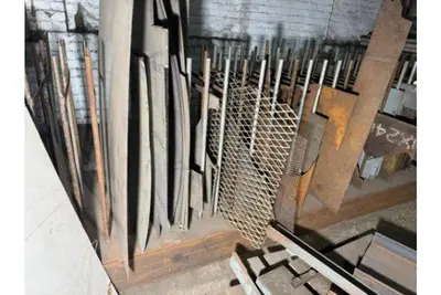 LARGE AMOUNT OF CAST, STAINLESS STEEL, ALUMINUM, GALVINIZED AND PVC PIPES