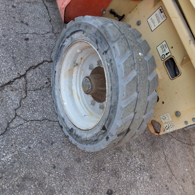 USED 2014 JLG 4069LE