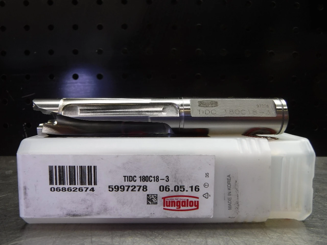 Tungaloy 0.7087â³ - 0.7441â³ Replaceable Tip Drill TIDC 180C18-3 (LOC678B)