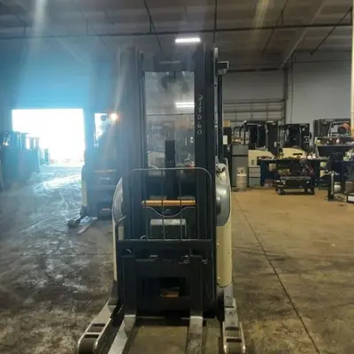 USED 2016 CROWN RR5725-45