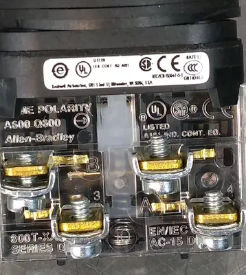 Allen Bradley 800H-AR1A/F Push Button Red Loc4D7