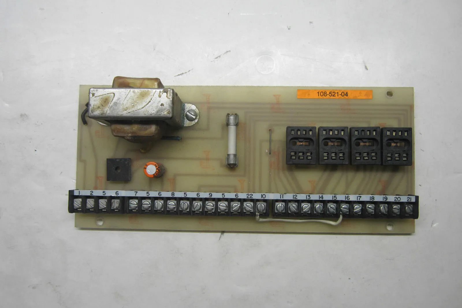 USED CONAIR 108-521-04 PC BOARD 10852104
