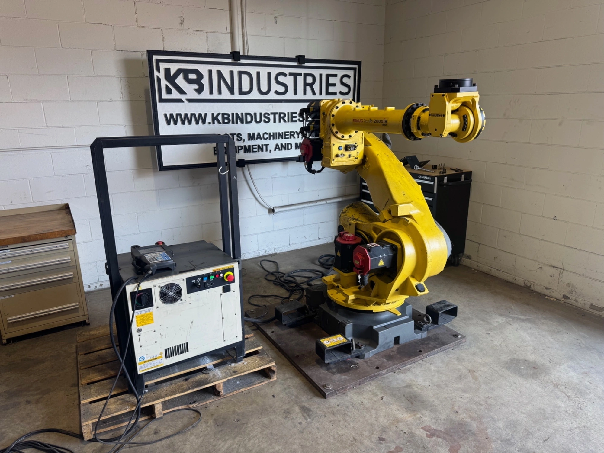 USED 2013 FANUC R-2000IB/165F