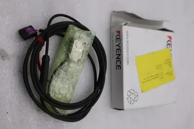 NEW OPEN BOX Keyence LR-XH250 Laser Sensor LRXH250 STK K2098CC
