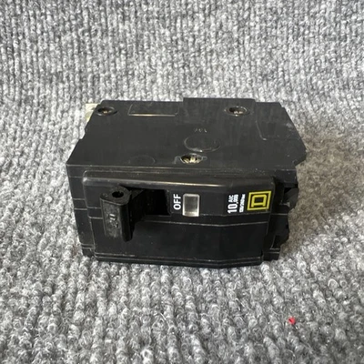 Used Square D Q0B220 Circuit Breakers California US | Davliegogo LLC #1729087