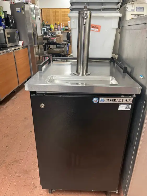 Used Beverage Air Used Beverage-Air BM23HC-B-WINE Kegerator Wine Dispenser 1/2 Keg Capacity 120V Beer Equipment Illinois US | Falcon Restaurant Supply #1375719