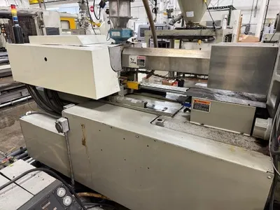 2004 TOSHIBA ISG250N-V21-10B Horizontal Plastic Injection Molding Machines | JYC MACHINERY (8)