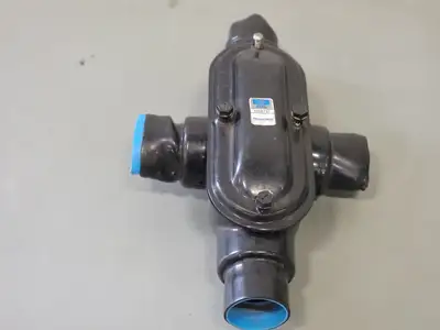 USED THOMAS & BETTS 1060731
