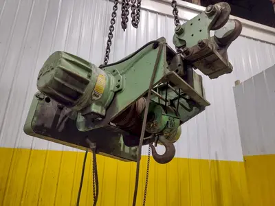 2 TON P&H POWERED CABLE HOIST, WITH ROLLING TROLLEY: YOBRO #25083
