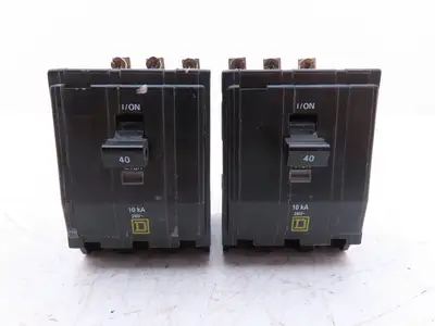 Square D QOB340 Bolt On Circuit Breaker 3 Pole 40A 240V Square Screws Lot of 2