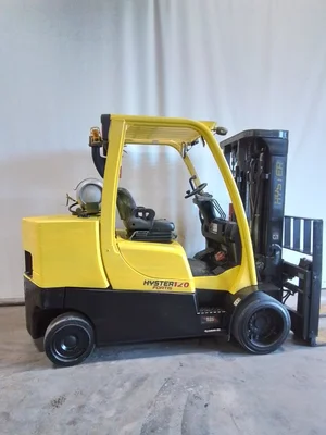 USED 2015 HYSTER S120FT