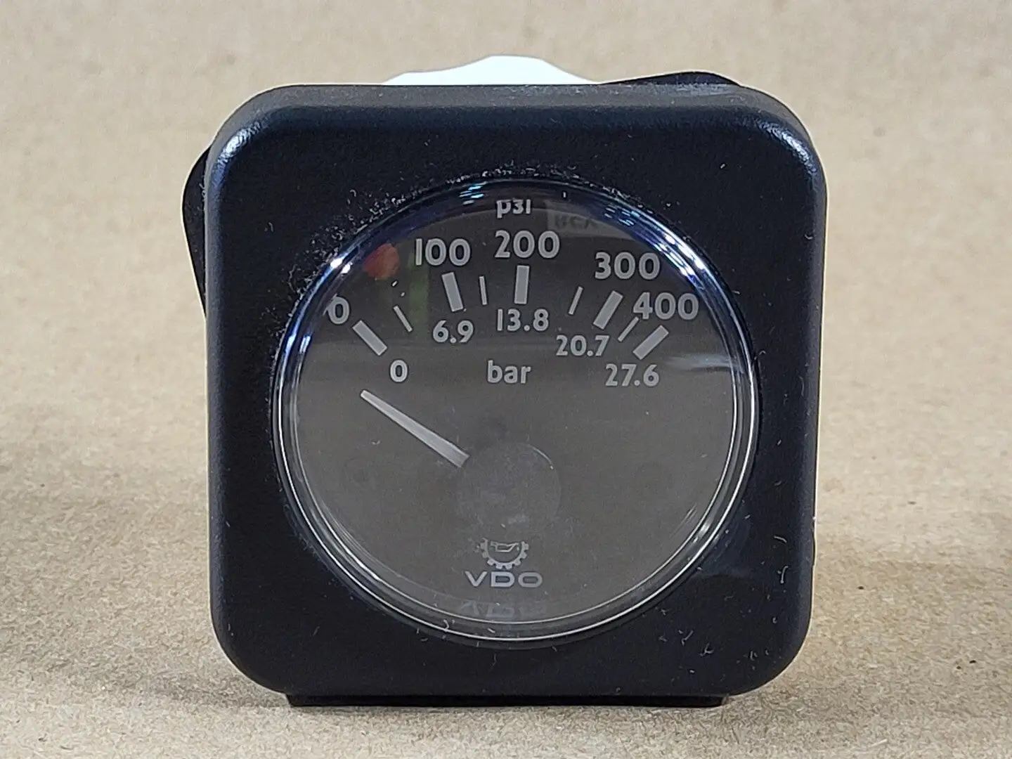 24V, 0-72PSI Pressure Gauge 1051308 w/ Bulb & Holder