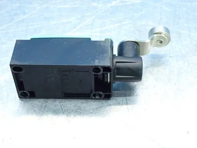 NEW SIEMENS 3SE51120CH02