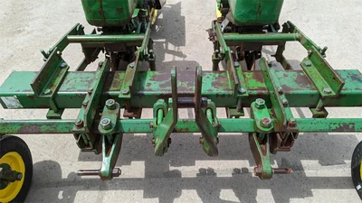 USED JOHN DEERE 80