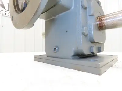 Winsmith 924MWUS22000C1 Worm Gearbox 15:1 Reducer 2.08Hp 117 RPM Dual Shaft 145T