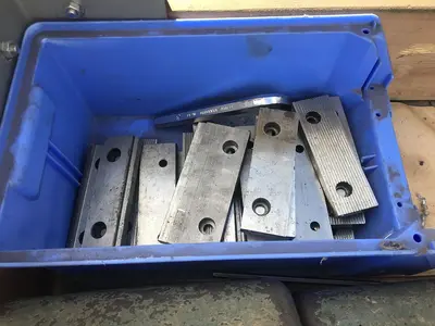 USED ZM PNEUMATIC VICES