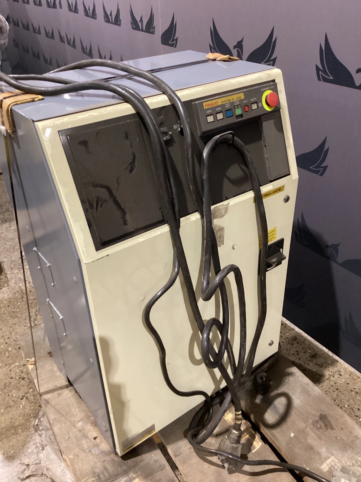 USED 2004 FANUC R-J3iB