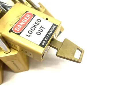 USED AMERICAN LOCK BRASS SAFETY PADLOCK, 38MM WIDE, 1-1/2" SHACKLE