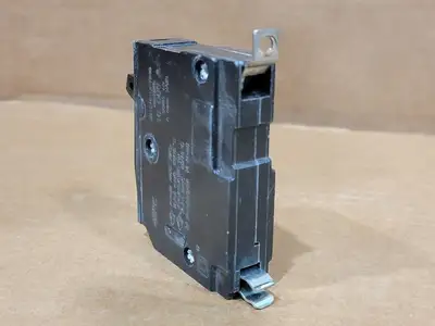 USED SQUARE D QOB115