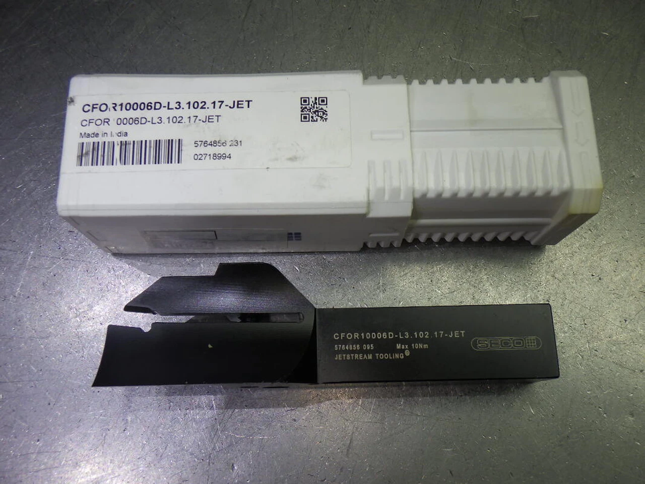 SECO .236" Coolant Thru Grooving Lathe Tool Holder CFOR10006D-L3.102.17-JET (LOC3286)