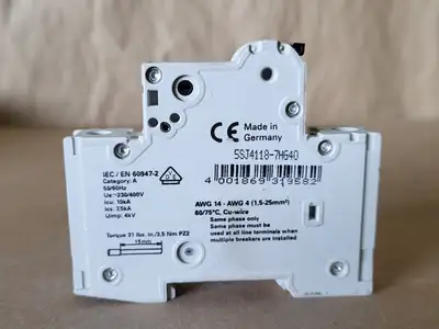 USED SIEMENS 5SJ4118-7HG40