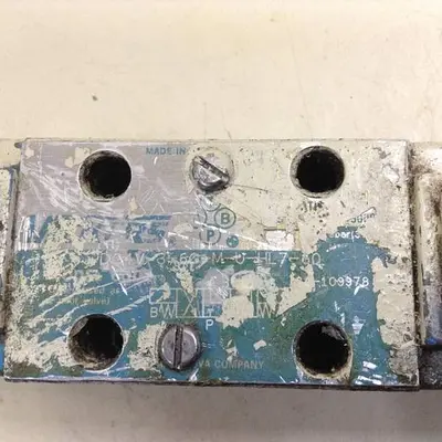 USED VICKERS DG4V-3-6C-M-U-HL7-60