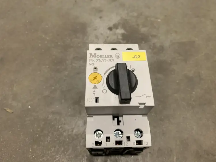 Used MOELLER PKZM0-32 Switchgears British Columbia CA | Lenmark #244212