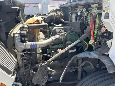 USED 2021 VOLVO VNR42T300