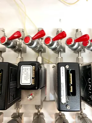 USED MKS UFC-1660 Mass Flow Controller, HM20-4VKC-GF4, ET-3M-24, EMC-08-24