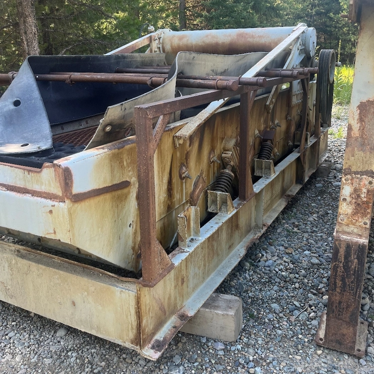 Used CEDARAPIDS _UNKNOWN_ Vibratory Screens British Columbia CA | Savona Equipment LTD #1171059