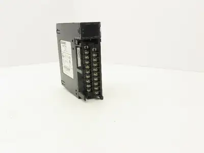 GE Fanuc IC693MDL940K Output Relay Module 2A 16PT