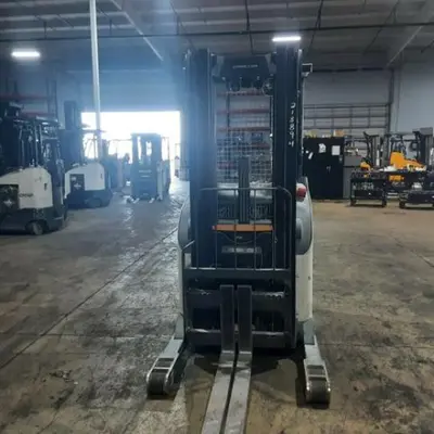 USED 2019 CROWN RR5725-45