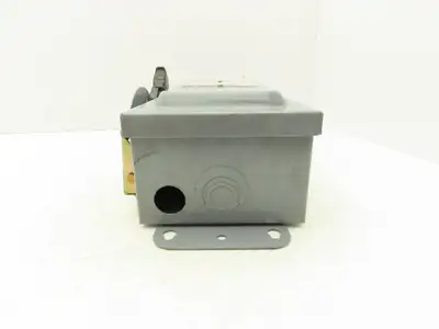Square D H361A Safety Disconnect Switch Fusible 30A 600V 30HP  3 Pole Ser F06