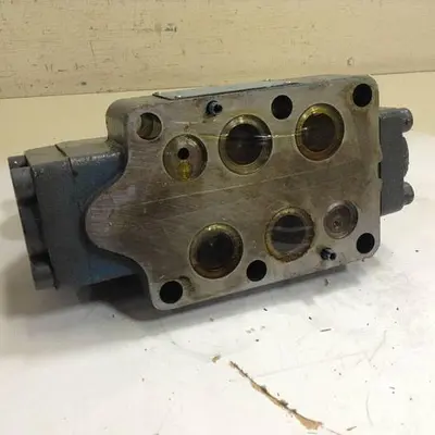 USED VICKERS DG4V-3-6C-M-U-HL7-60-B13