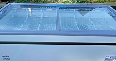 171-0004 79” Island Chest Freezer Display Case