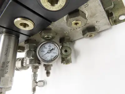 Vektek 0914 3x4 Manual Hydraulic 4-Valve Manifold Assembly Lever/Handle