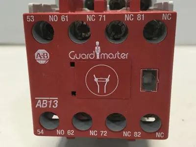 USED ALLEN BRADLEY 700S-CF440DJBC