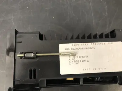 USED EUROTHERM 832-30A240V-00-4-20MA