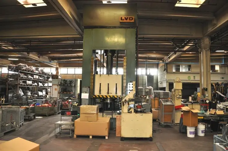 Used LVD - EMF 250 TON + 100 TON H-Frame Presses BE | Apt International N.V #362241