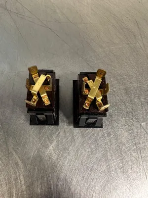 Rocker-Switch-0851-2306 (On-off-on) 15A - 277 Vac (4E-25)