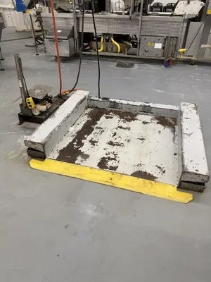 _UNKNOWN_ Floor level lift Dumpers & Lifts | Envoy Equipment LLC (2)