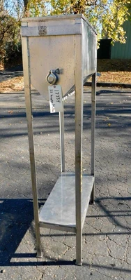 USED 12 PORT FILLER HOPPER FILLER HOPPER