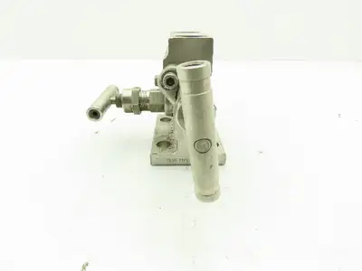 Swagelok SS-M3PDFS8-FL Stainless 316SS Manifold Control Valve 1/2"NPT 6000 PSI
