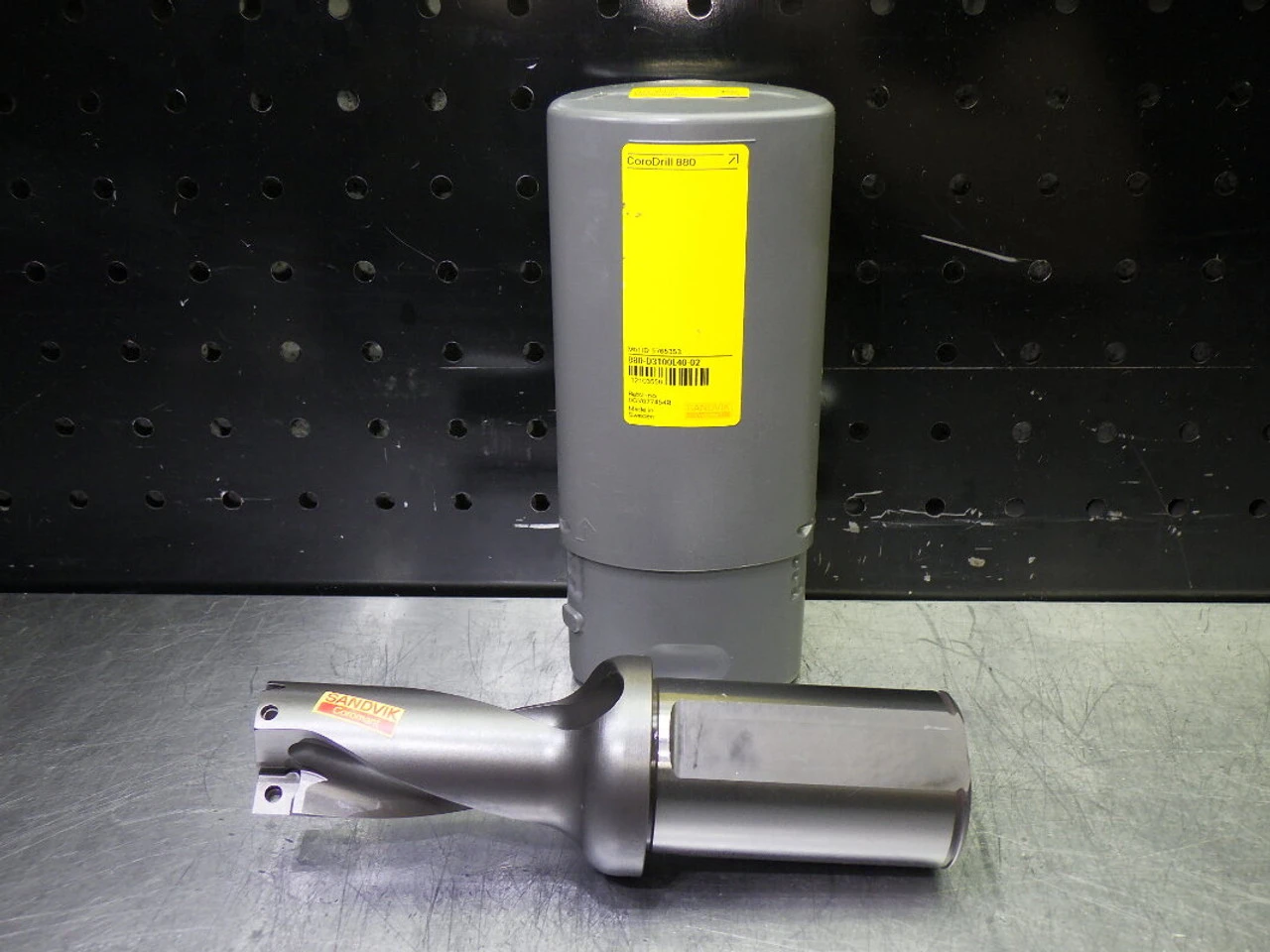 Sandvik 31mm Coolant Thru Indexable Drill 40mm Shank 880-D3100L40-02 (LOC2848D)