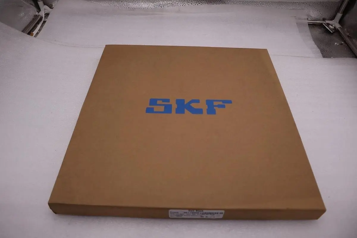 CR (SKF) Radial Shaft Seal 1350245 NEW IN BOX STOCK (EIGHT AVAILABLE) 1454B