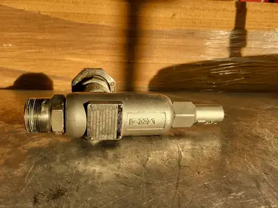 Used 2009 FARRIS 27CA33-S20/S4 Valves/Fittings British Columbia CA | Lenmark #256699