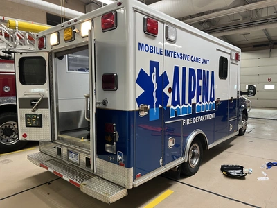 USED 2019 FORD E-450