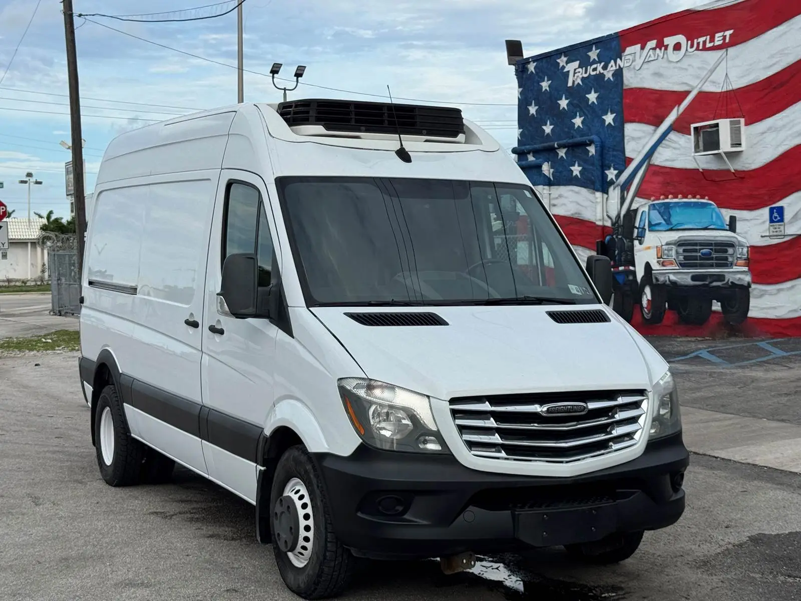 Used 2019 FREIGHTLINER SPRINTER 3500 Tractors & Trailers Florida US | Truck and Van Outlet #1506259