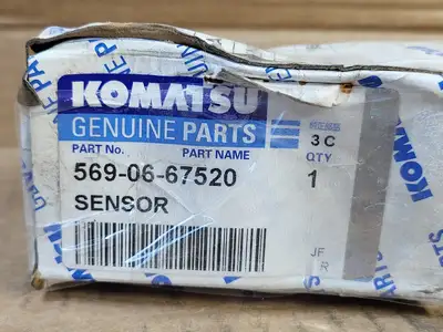 NEW KOMATSU 569-06-67520