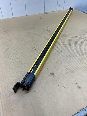 Used KEYENCE KEYENCE SL-V111FM-T Misc Electrical & Power Parts | ND Industrial Surplus #1214898